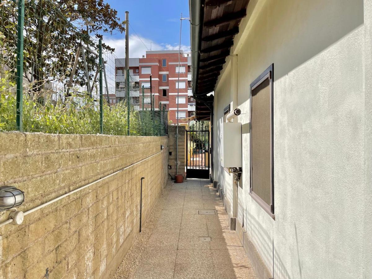 Independent House With Private Patio In Casa vacanze